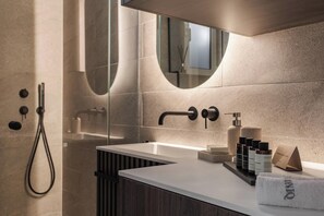 Allure 1 Bedroom Apartment | Salle de bain