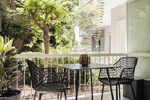 Utopia 1 Bedroom Apartment | Terrace/patio