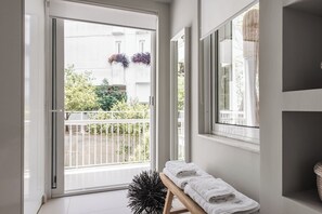 Allure 1 Bedroom Apartment | Zimmersafe, individuell dekoriert, individuell eingerichtet