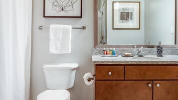 Apartment (2 Bedrooms) | Bathroom