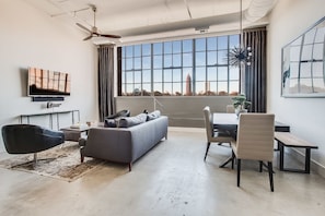 公寓 (2 Bedrooms) | 客廳 | 電視