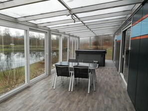 Studio (Container) | Terassi/patio