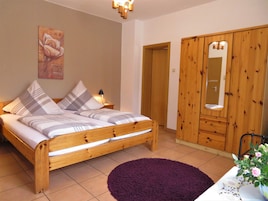 家庭公寓 (Reiterschau) | 特色装修、熨斗/熨板、折叠床/加床（额外收费）、免费 WiFi