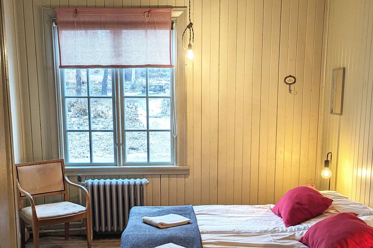 Twin Room, Shared Bathroom