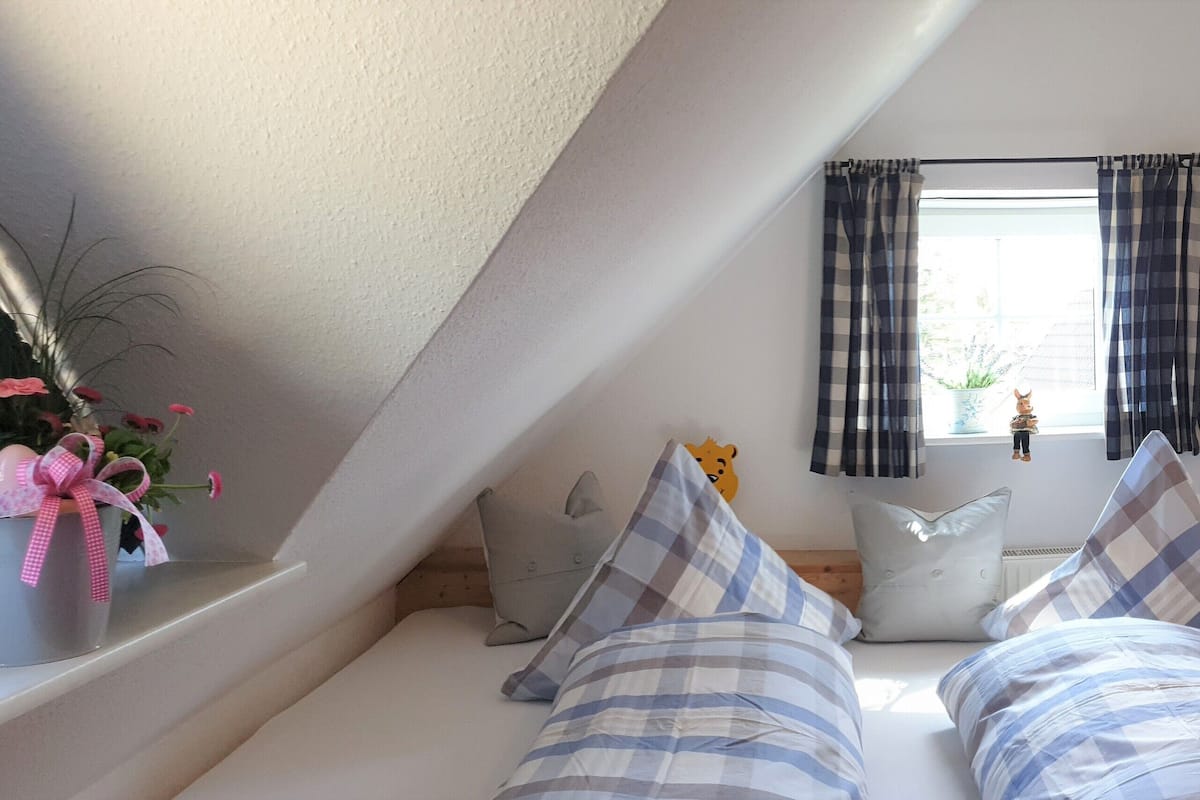 بديكورات فريدة لكل غرفة وطراز فريد لكل وحدة ومكواة/لوح كي