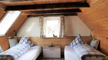 Casa (Hollabusch) | Decoración personalizada y muebles diferentes