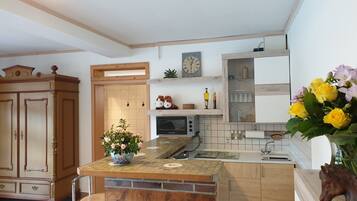 House (Hollabusch) | Private kitchen | Fridge, microwave, oven, stovetop