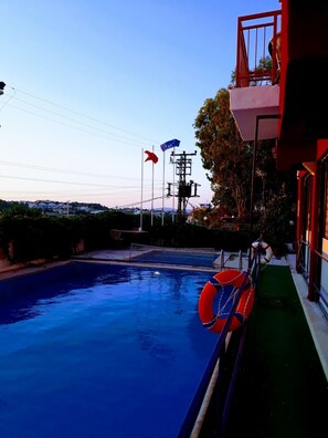 Seasonal outdoor pool - Papillon Hotel (Cesme)