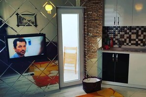Apartment, 1 Bedroom | Living area | LED TV - Marko Pasa Evleri (Talas)