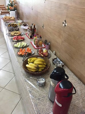 Colazione a buffet inclusa, servita tutte le mattine 
