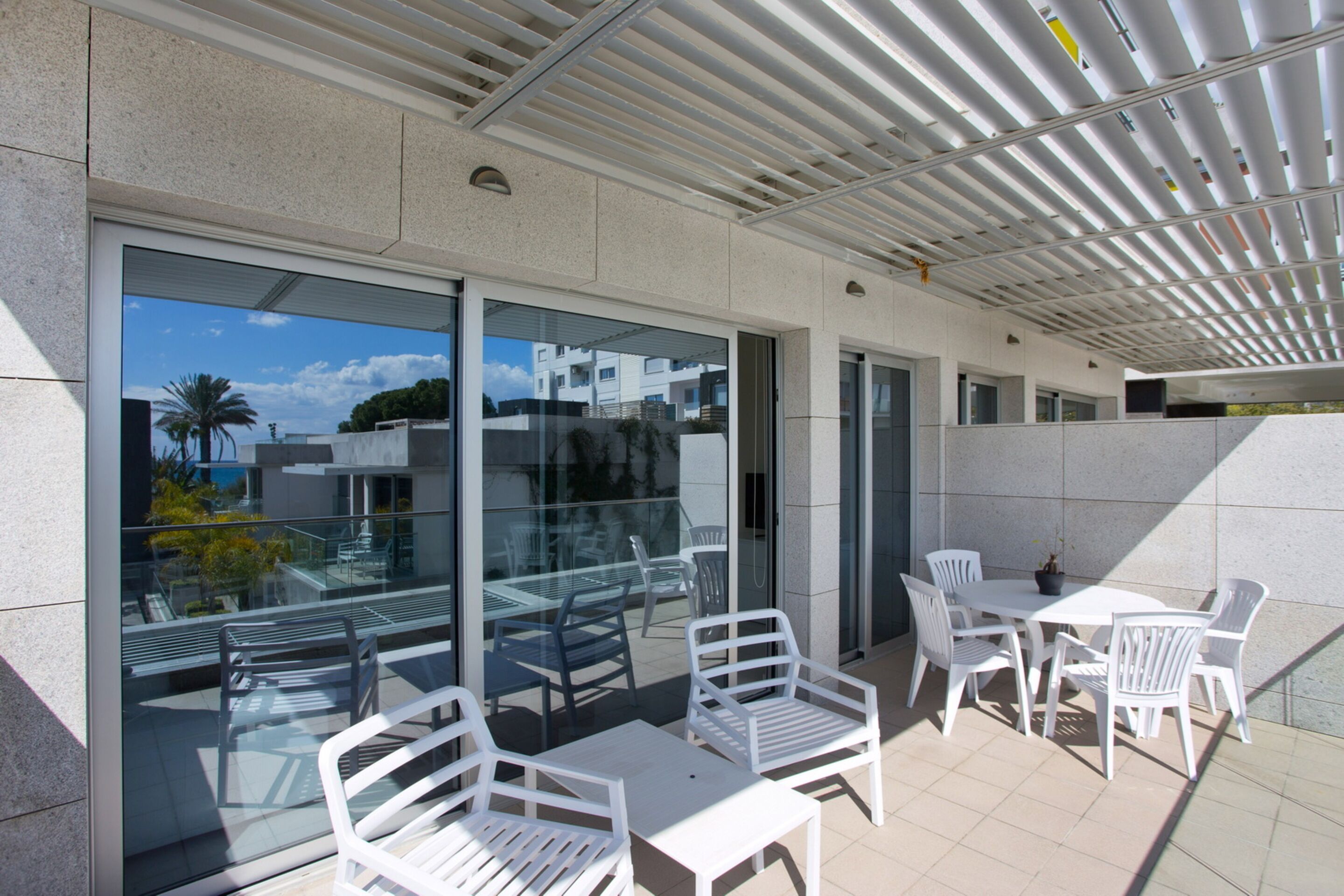 디럭스 스위트, 수영장 전망 | 발코니