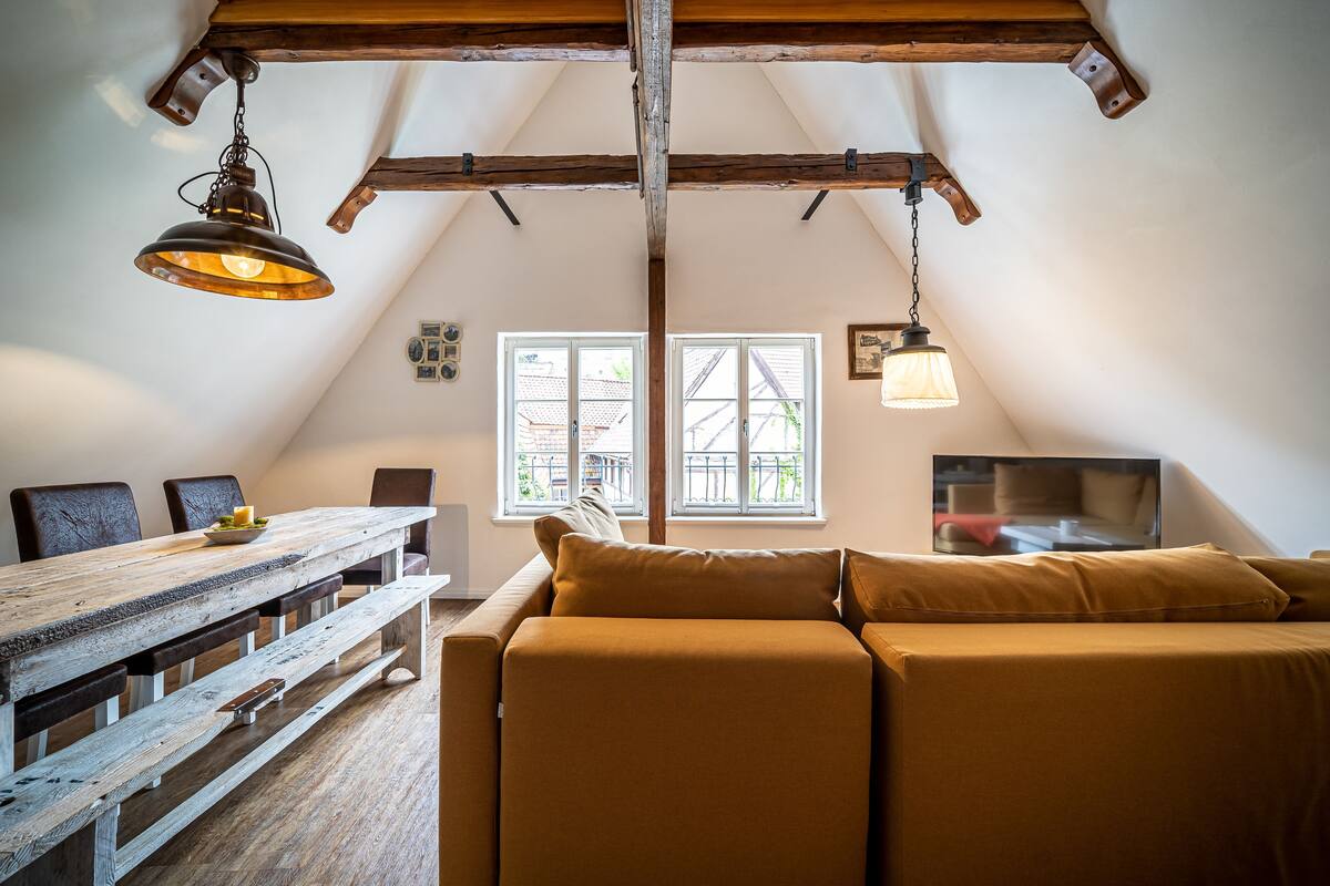 Apartment, 2 Schlafzimmer (Sophie Albertine) | Wohnbereich | 49-Zoll-Flachbildfernseher mit Kabelempfang, LCD-Fernseher