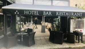 Déjeuner et dîner servis sur place