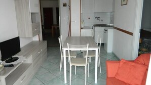 Apartment, 2 Bedrooms | In-room dining - Sanremo 11 L (Comacchio)