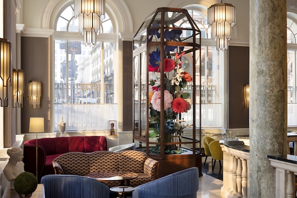 Breakfast, lunch, dinner and brunch served - Riggs Washington DC (Washington)