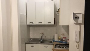 Unclassified image, 3 of 10, button - Sanremo 13 L (Comacchio)