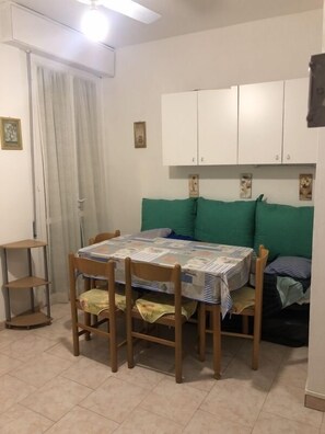 公寓, 1 间卧室 | 客房内用餐