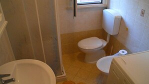 Appartement, 2 chambres | Salle de bain