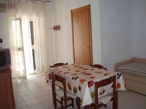 Apartemen Superior (6 Prs) | Makan di kamar