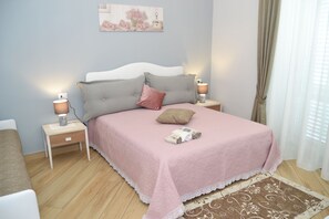 Premium bedding, down duvets, blackout curtains, soundproofing - B&B Verzus (Pompei)