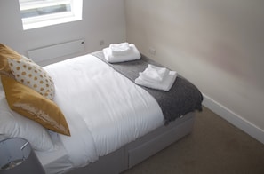 Apartment, Multiple Beds