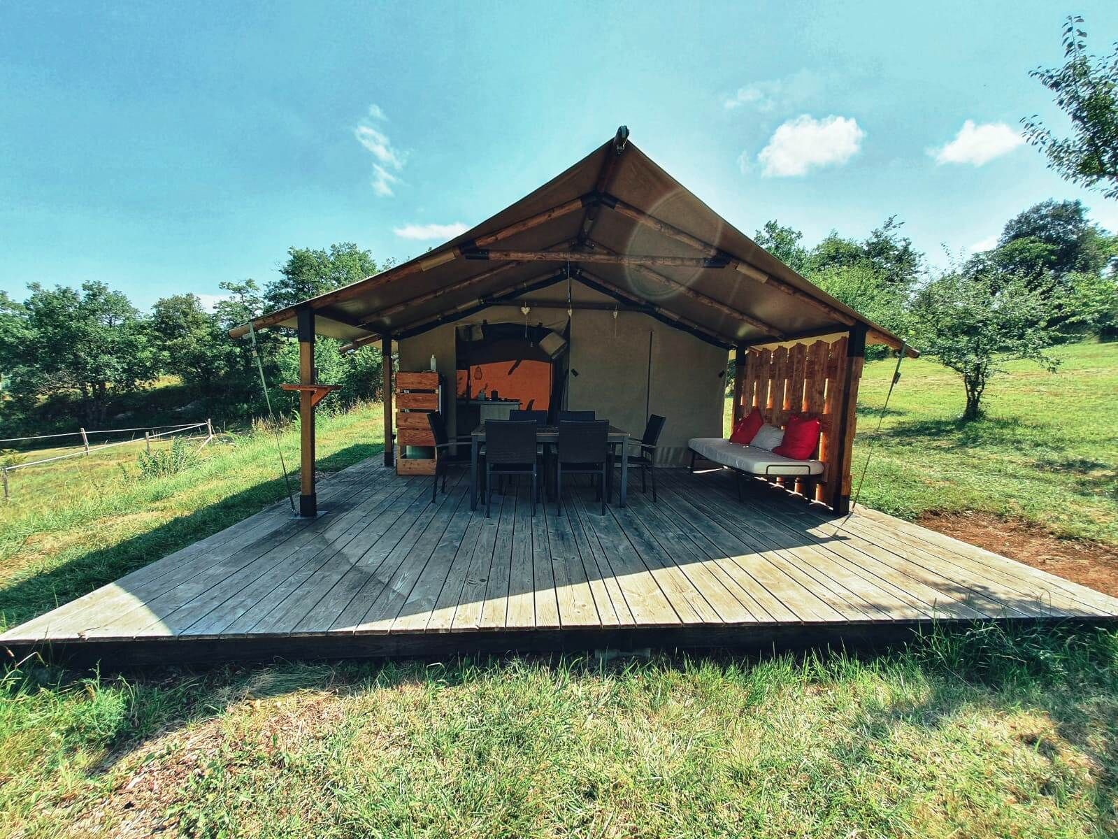 Tente Familiale, 2 chambres, vue colline (4 pers. Cerise) | Individuelt dekorert, individuelt innredet og sengetøy
