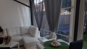 Breakfast area - B&B Oasi P. (Rho)