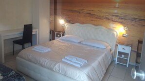 Triple Room, Accessible, Garden View | 1 bedroom, desk, bed sheets - B&B Oasi P. (Rho)
