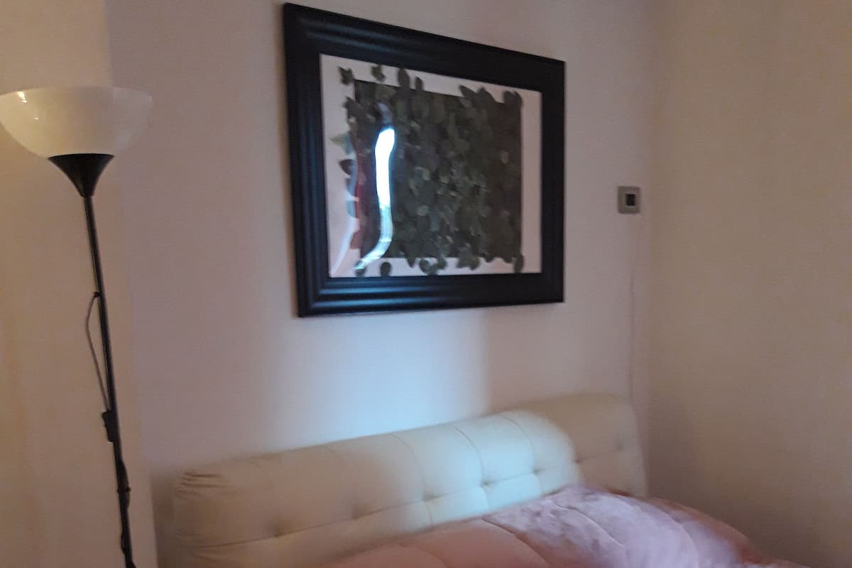 Double Room | 1 bedroom, desk, bed sheets