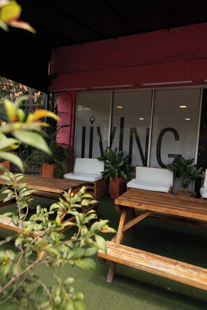 Exterior - Living Hostal - Hostel (Medellín)