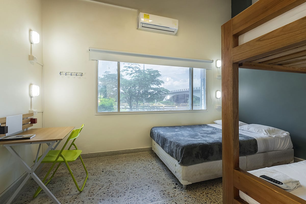Economy driepersoonskamer | 1 slaapkamer, geluiddichte muren, gratis wifi, beddengoed