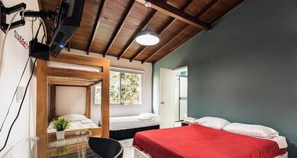 Living Hostal - Hostel