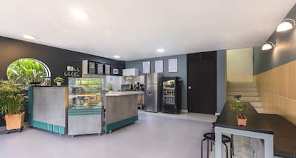 Living Hostal - Hostel