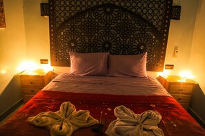 In-room safe, individually decorated, individually furnished, desk - Dar Berrada (Fes)