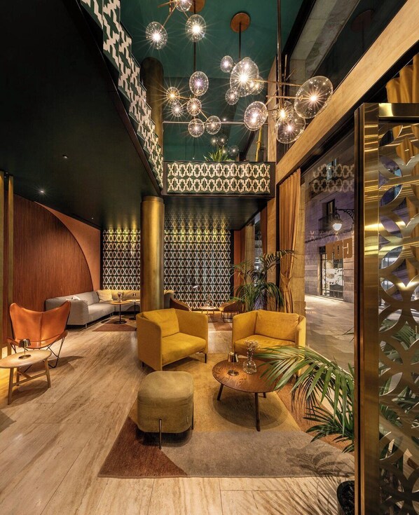 루프탑 바, 수영장 전망, 매일 오픈