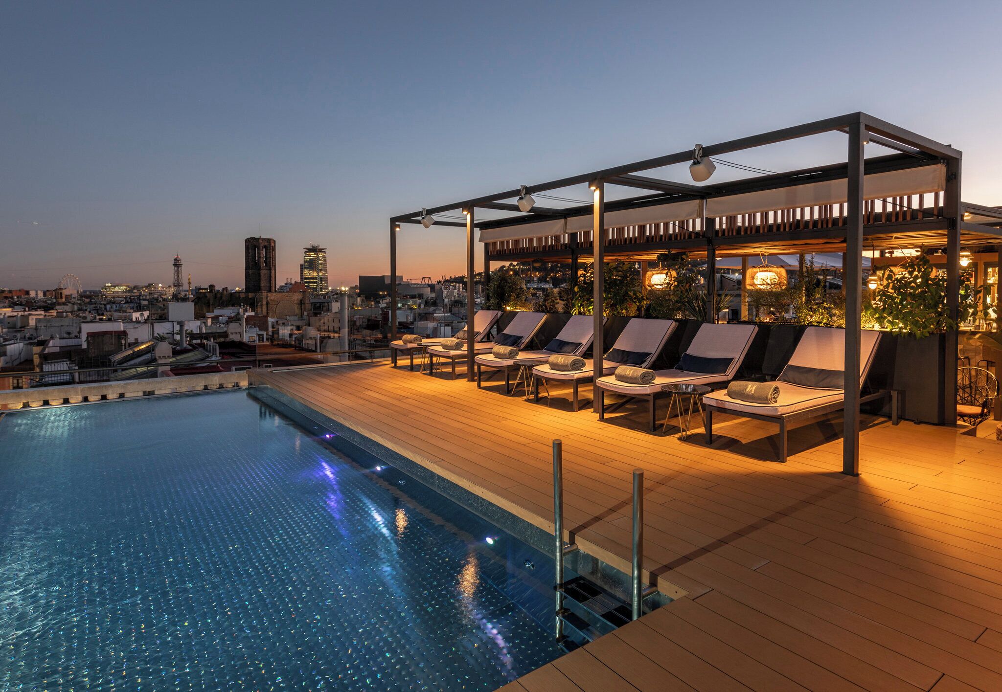 المنشأة من الخارج