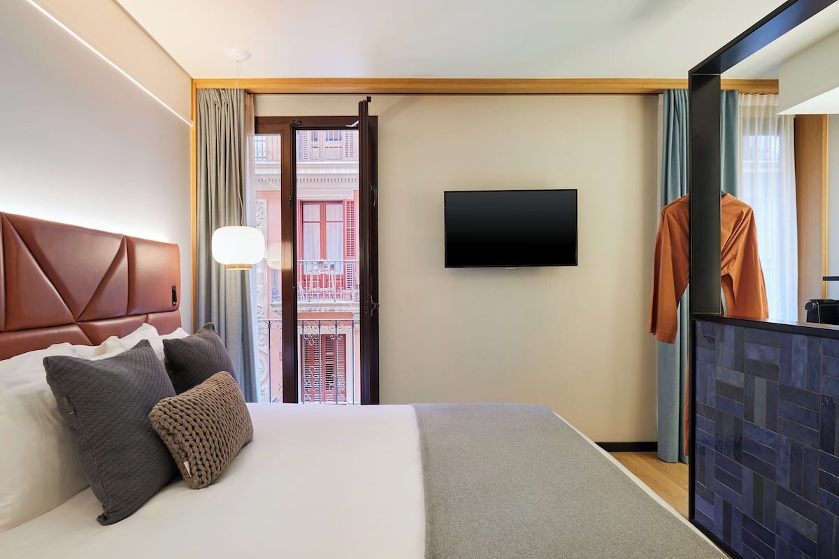 Habitación Premium, 1 cama King size, balcón | Sábanas de algodón egipcio, ropa de cama de alta calidad y edredón