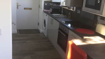 House | Private kitchen | Fridge, microwave, oven, stovetop