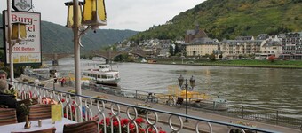 โรงแรมบวร์ก คอเคม