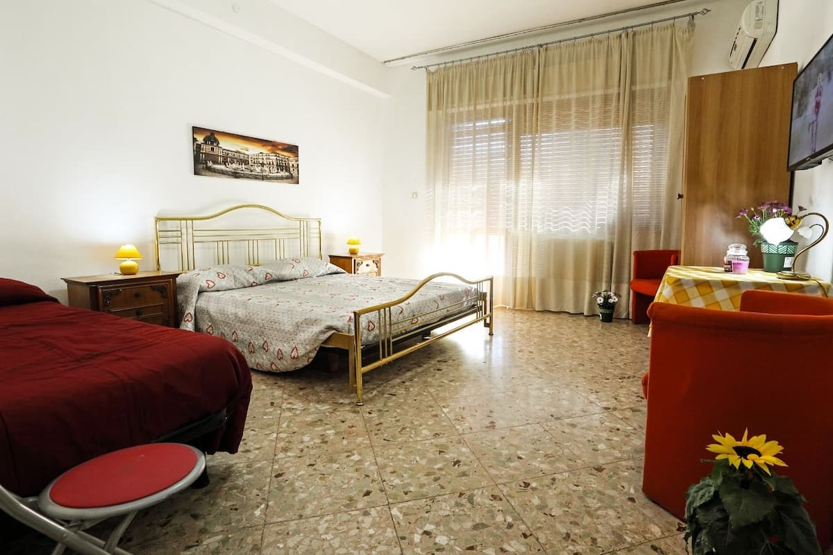 Doppia Classic, 1 letto matrimoniale, vista giardino | Copriletto in piuma, una scrivania, postazione laptop, Wi-Fi gratuito