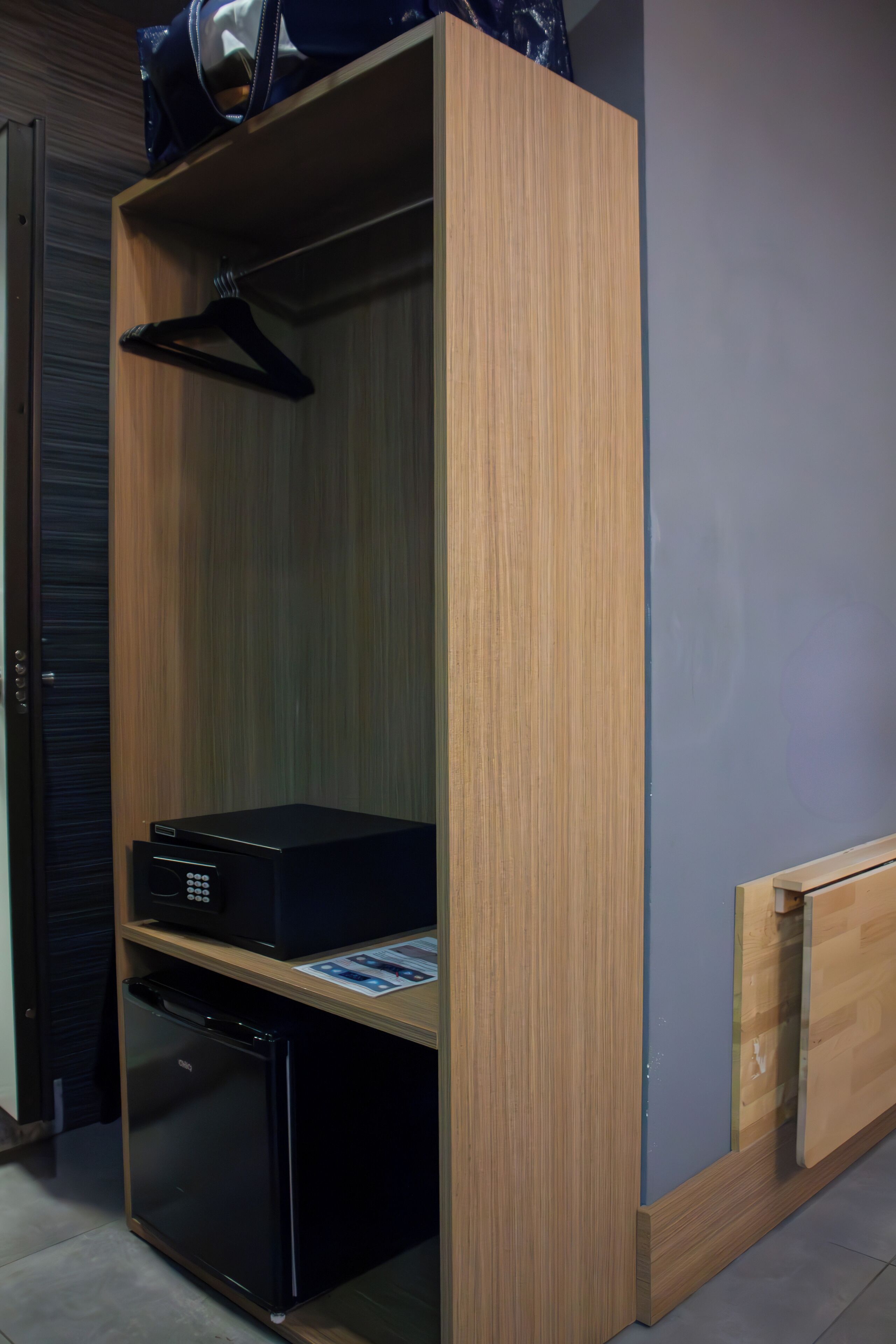 Quarto luxo, 1 cama Queen, banheira de hidromassagem, vista para a cidade | Roupas de cama premium, edredons de pluma, escrivaninha