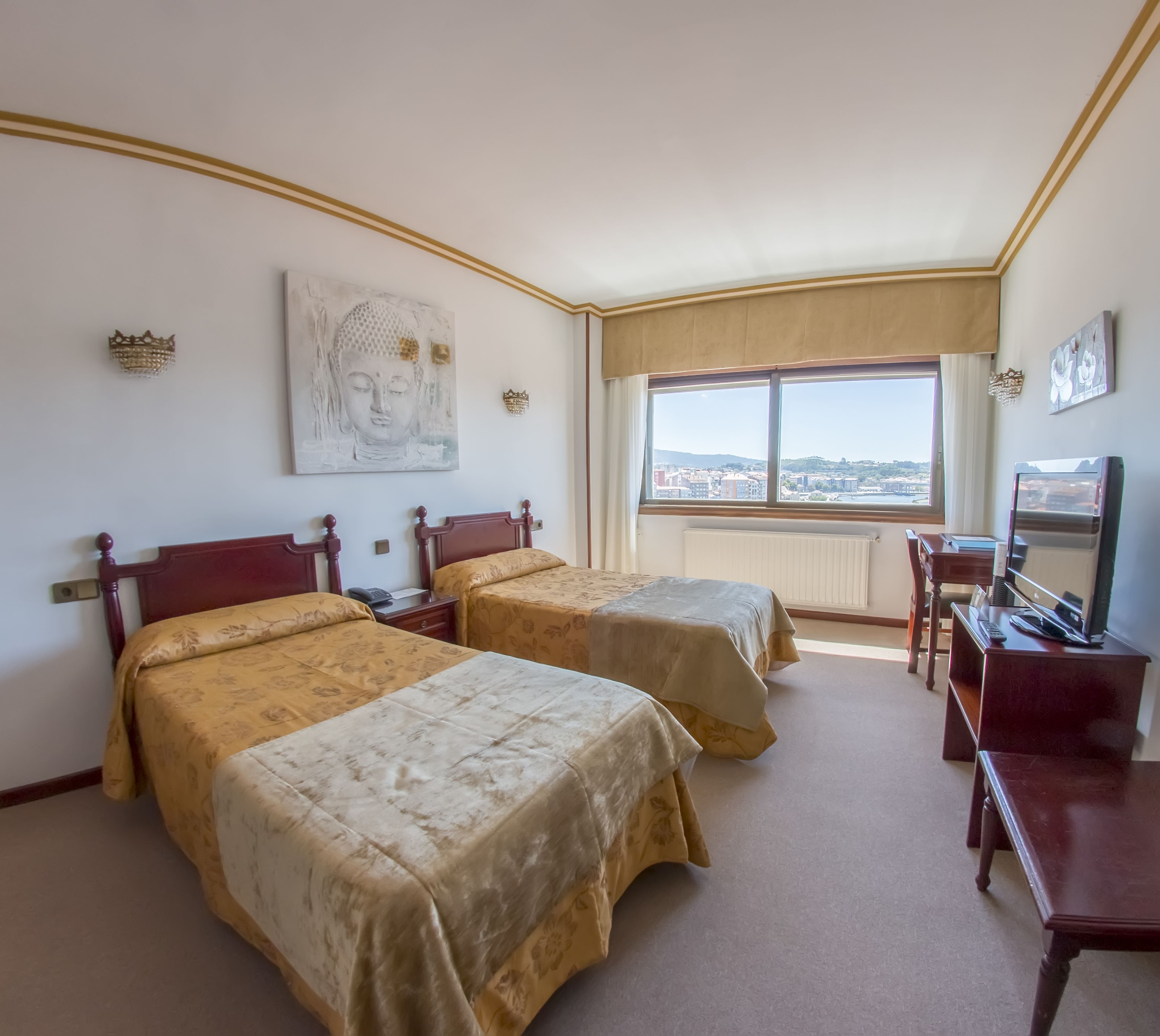 double or twin room | desk, soundproofing, free wifi, bed sheets