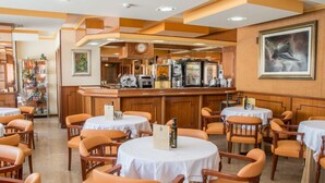 Bar (on property) - Hotel Don Pepe (Poio)