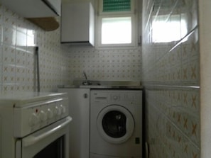 Apartment, 2 Bedrooms | Bathroom | Shower, rainfall showerhead, bidet, towels - Belvedere 4 (Comacchio)