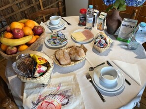 Desayuno continental incluido todos los días 