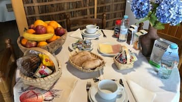 Free daily continental breakfast