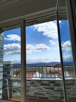 Habitación doble, baño privado | Terraza o patio