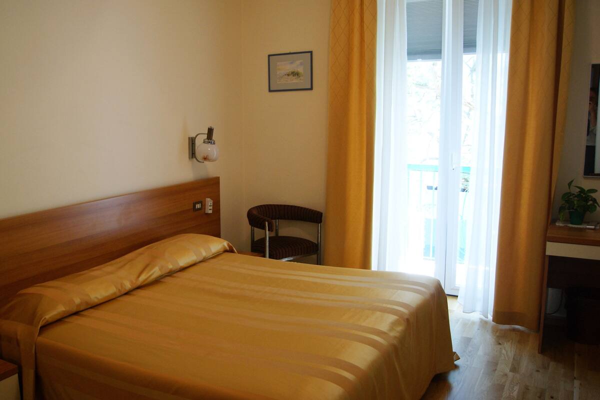 In-room safe, desk, blackout curtains, free WiFi