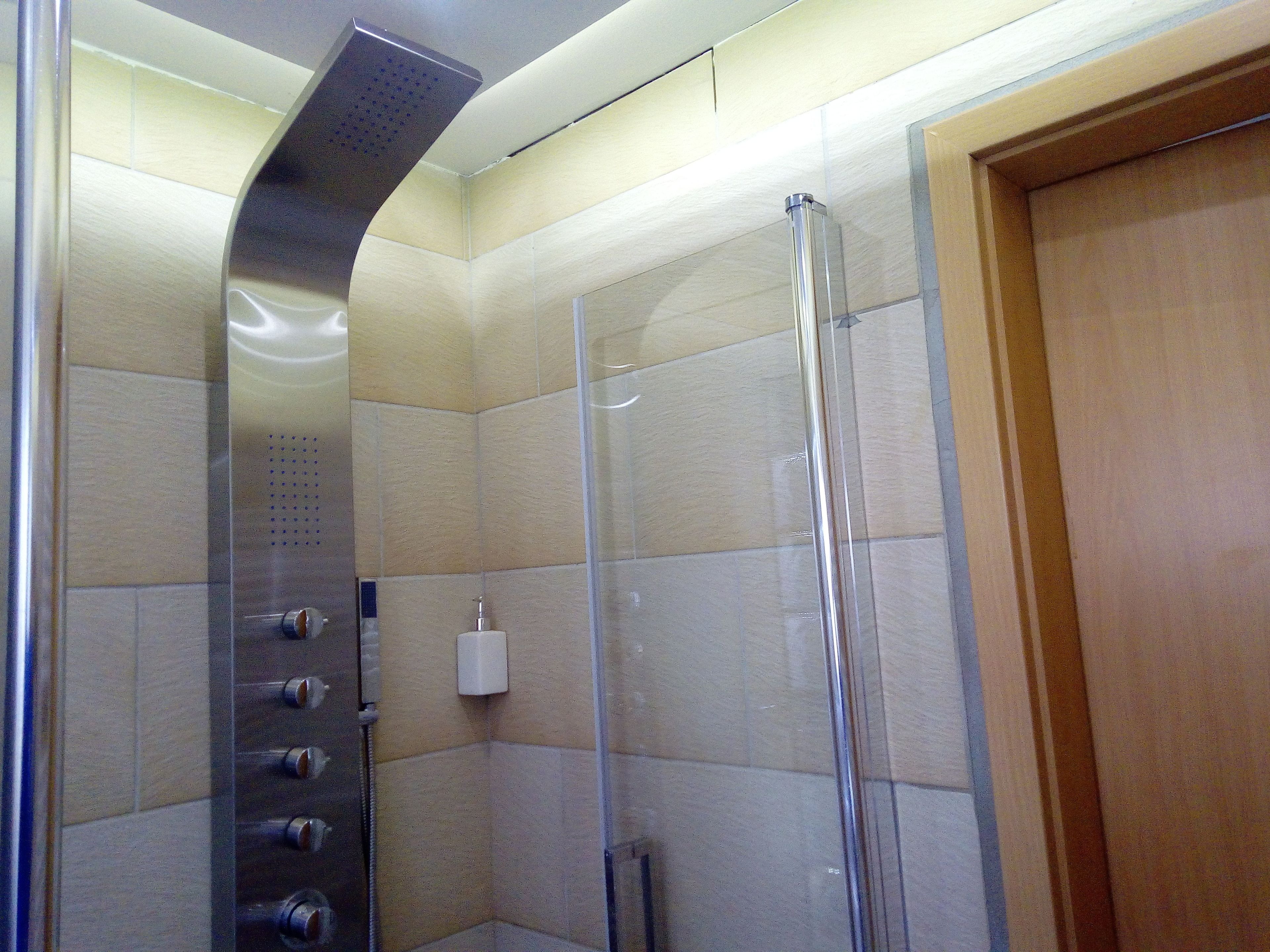 Dusche im Bad