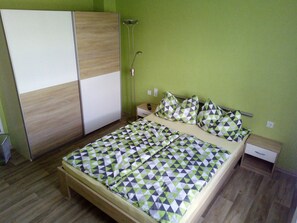 Minibar, wifi gratis y ropa de cama 